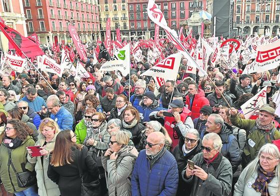 Banderas sindicales en la manifestación celebrada el pasado 10 de febrero en Valladolid.