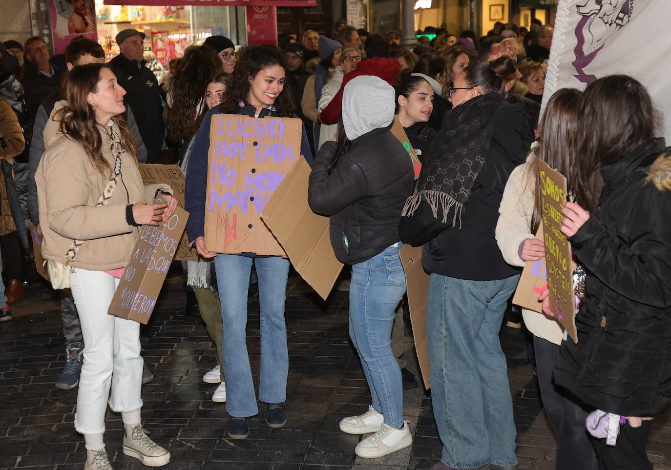 Marea palentina por el feminismo el 8M