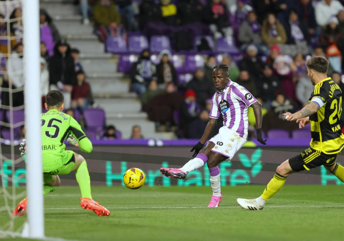 Amath remata en la acción del segundo gol.