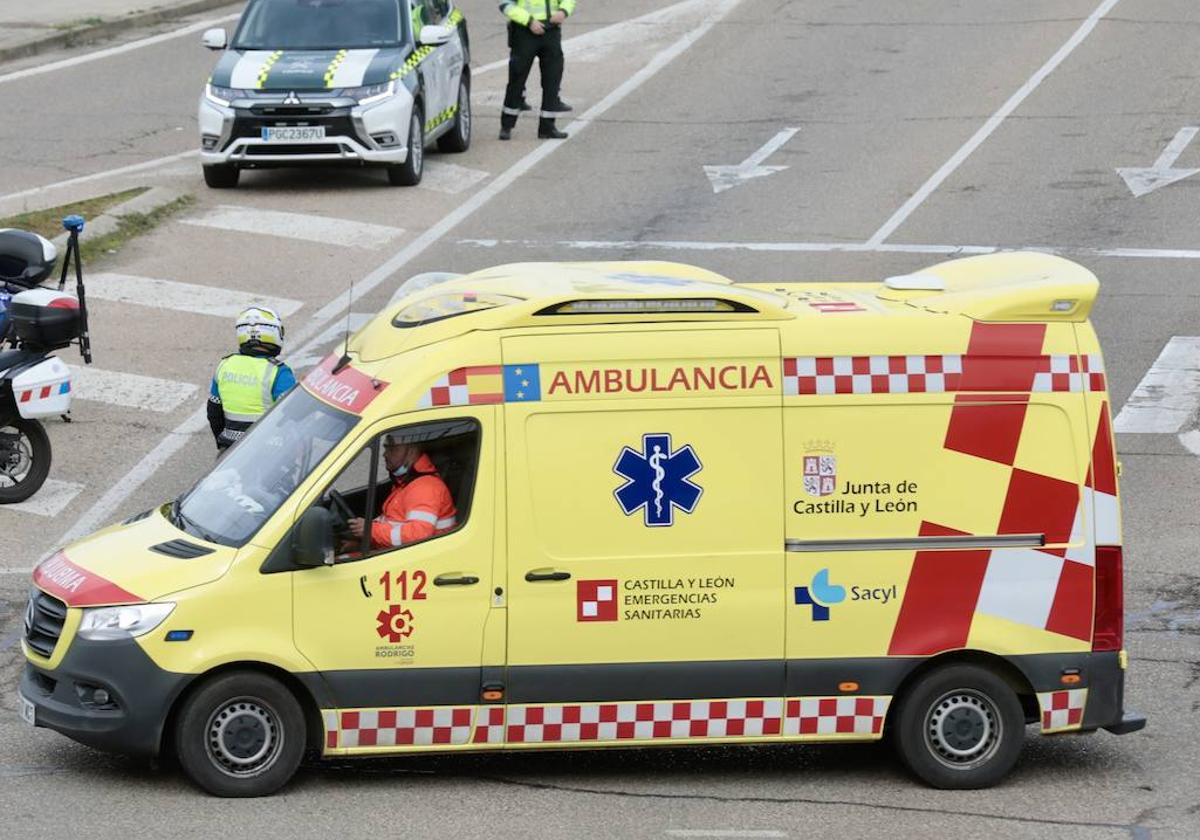 Imagen de archivo de una ambulancia de Sacyl.