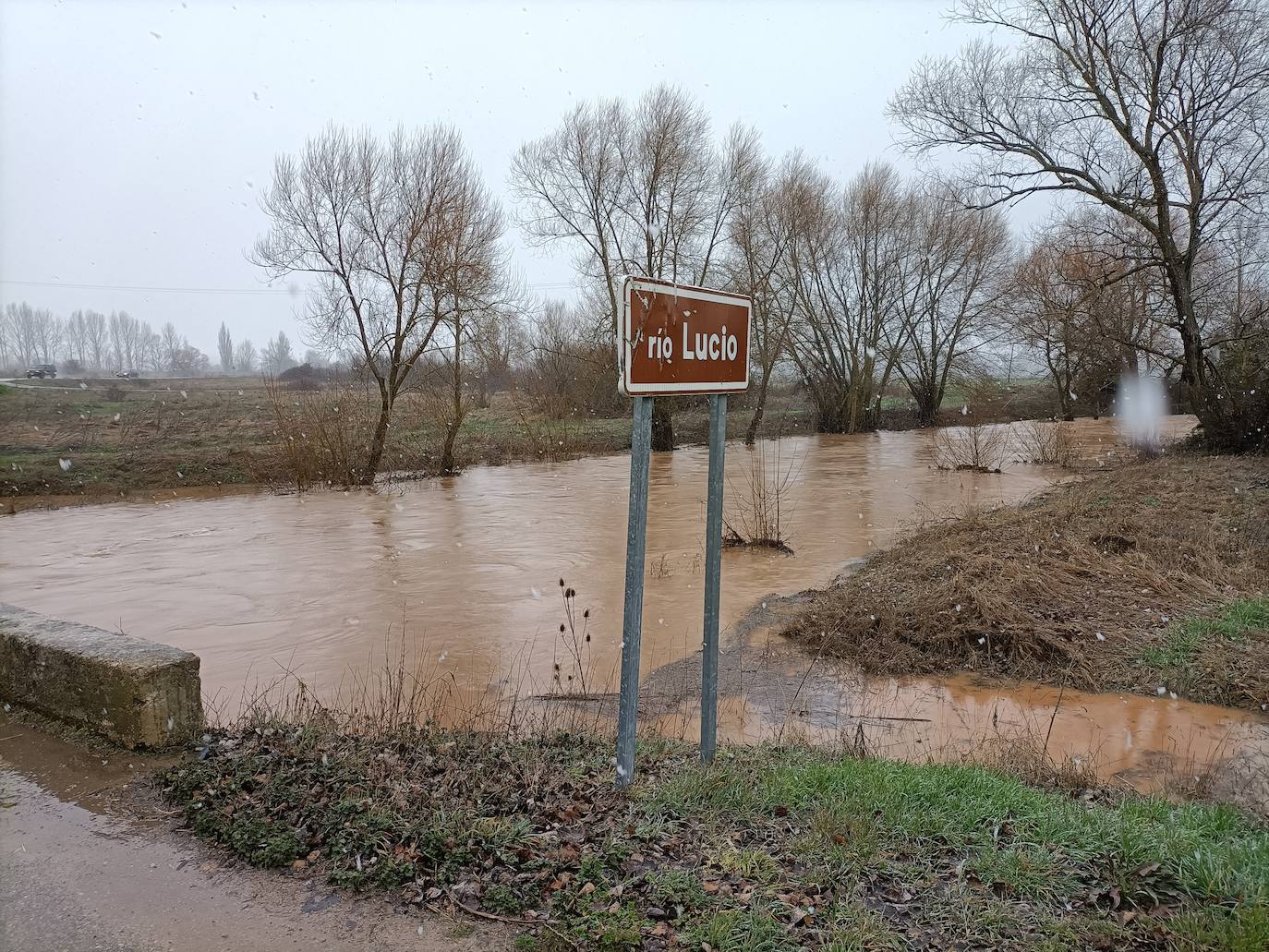 Alerta por la crecida de los ríos en Palencia