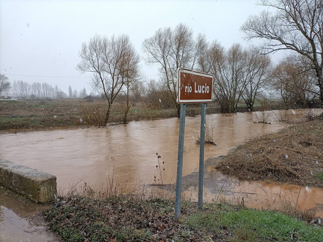 Alerta por la crecida de los ríos en Palencia