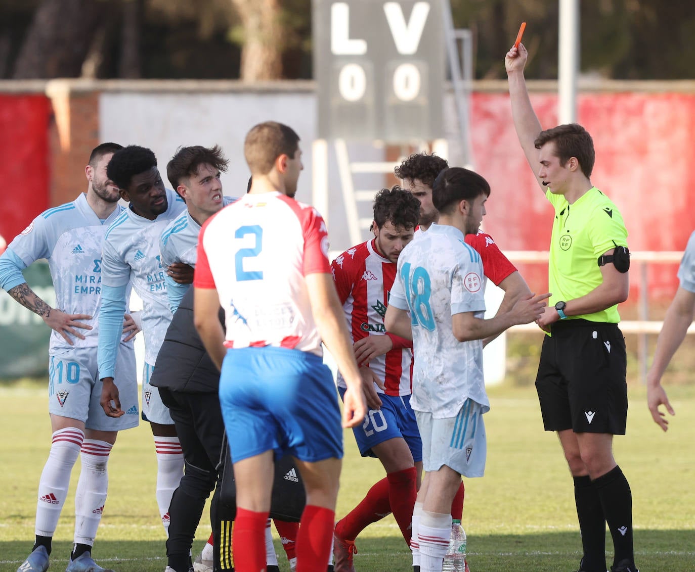 Las imágenes del partido entre el Atlético Tordesillas y el Mirandés