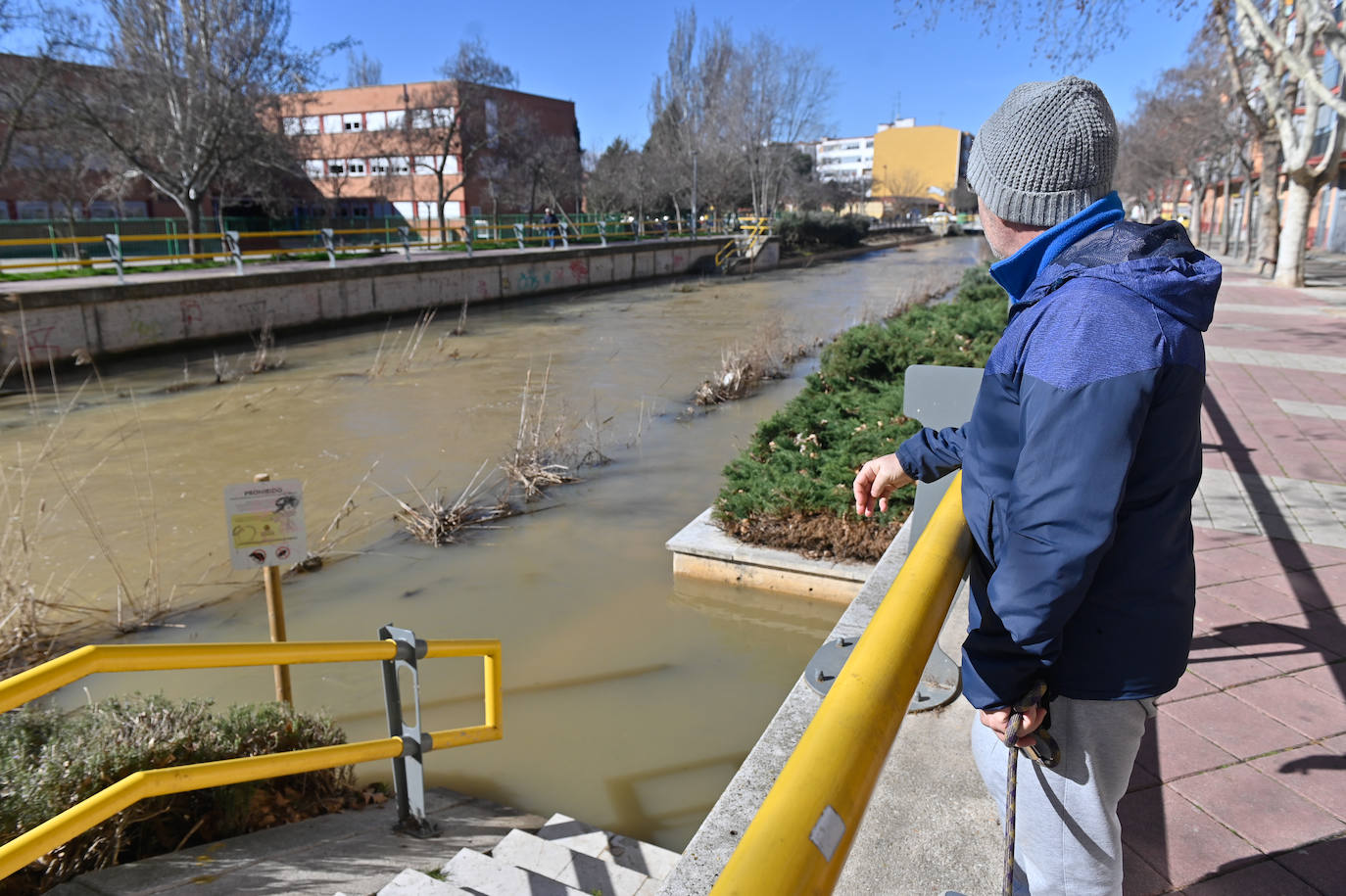 Río Esgueva a la altura del Paseo de Juan Carlos I.