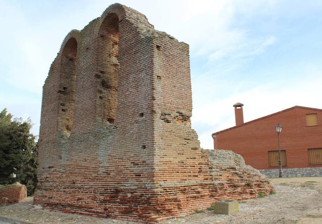 Restos de la torre vieja de Castrejón de Trabancos.