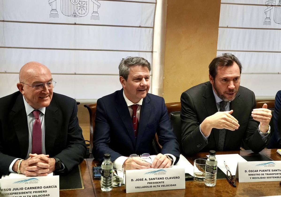 Jesús Julio Carnero, José Antonio Santano y Óscar Puente, en el Consejo de Administración de la sociedad Valladolid Alta Velocidad.