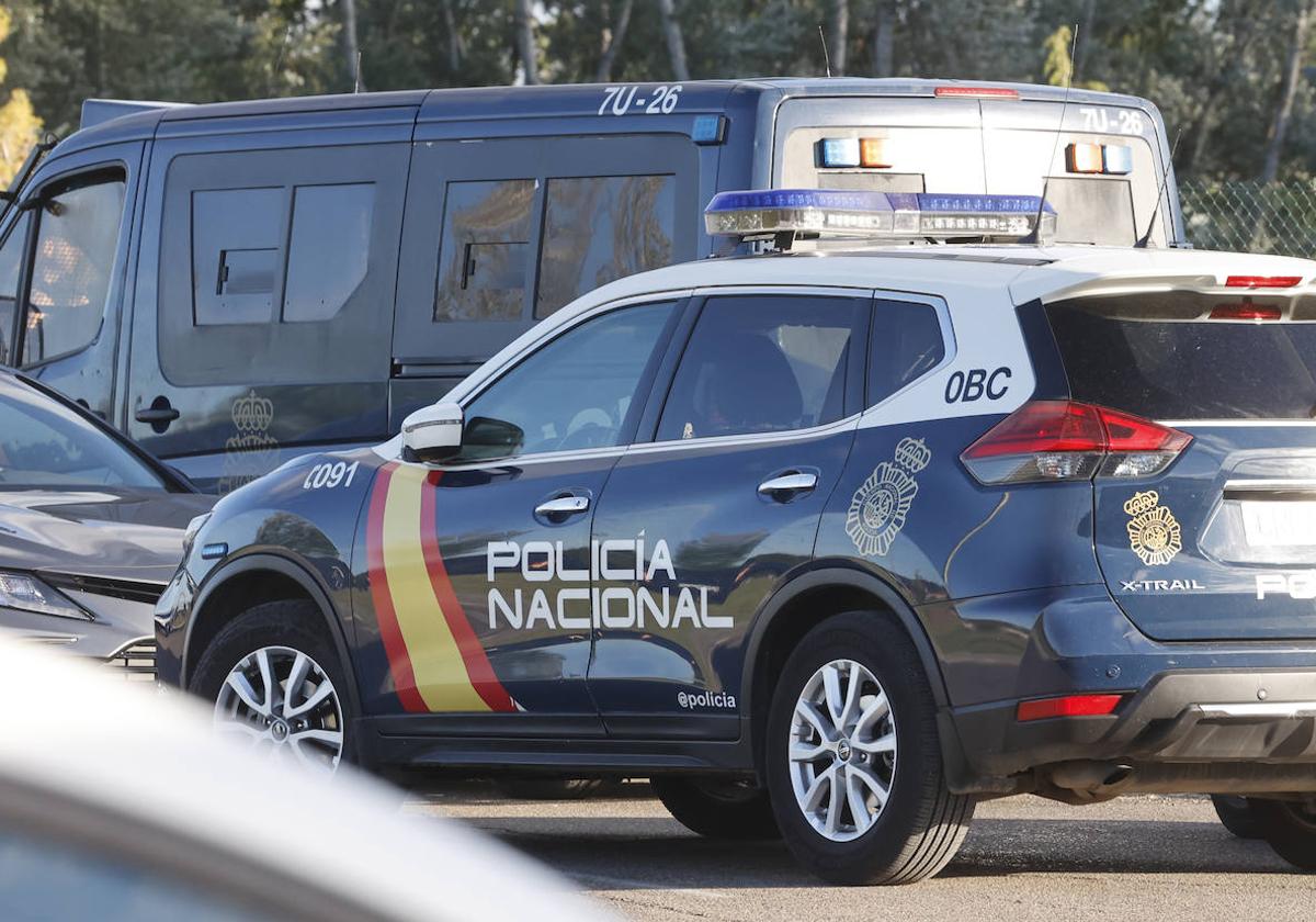 Vehículos de la Policía Nacional.