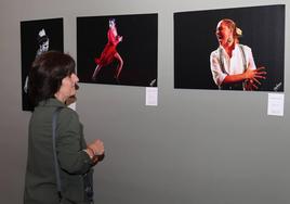 Exposición 'Damas del Flamenco' en el Teatro Principal de Palencia.