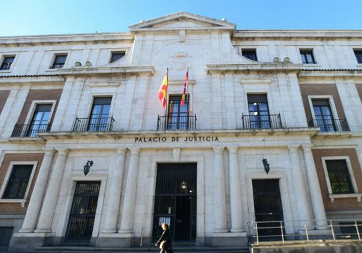 Fachada de la Audiencia de Valladolid.