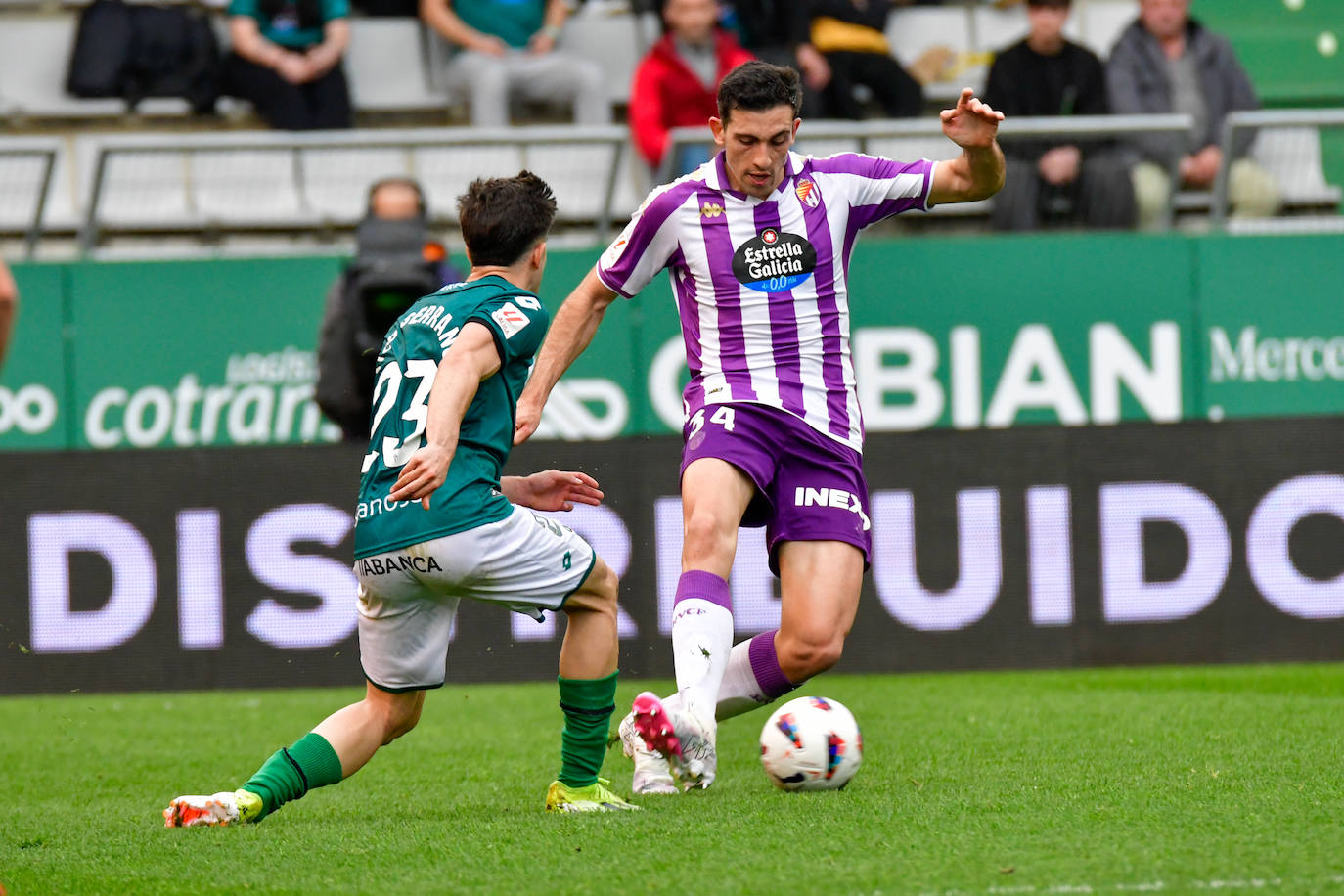 El encuento entre el Racing de Ferrol y el Real Valladolid, en imágenes