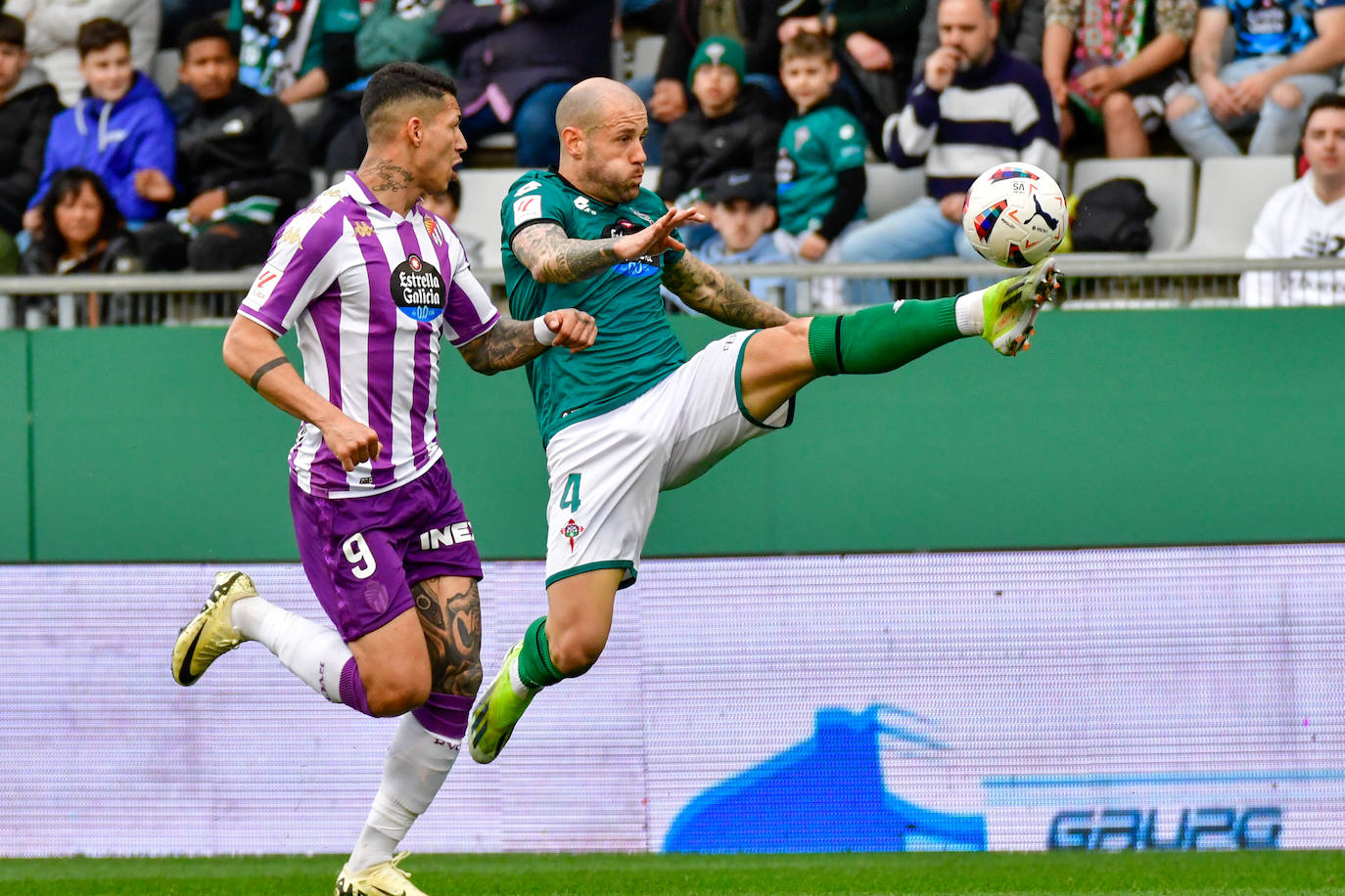 El encuento entre el Racing de Ferrol y el Real Valladolid, en imágenes