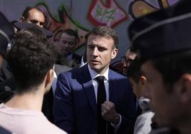 Emmanuel Macron durante su visita ayer a Marsella.