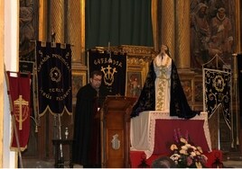 Carlos García Serrada ofreciendo el pregón de la Semana Santa.