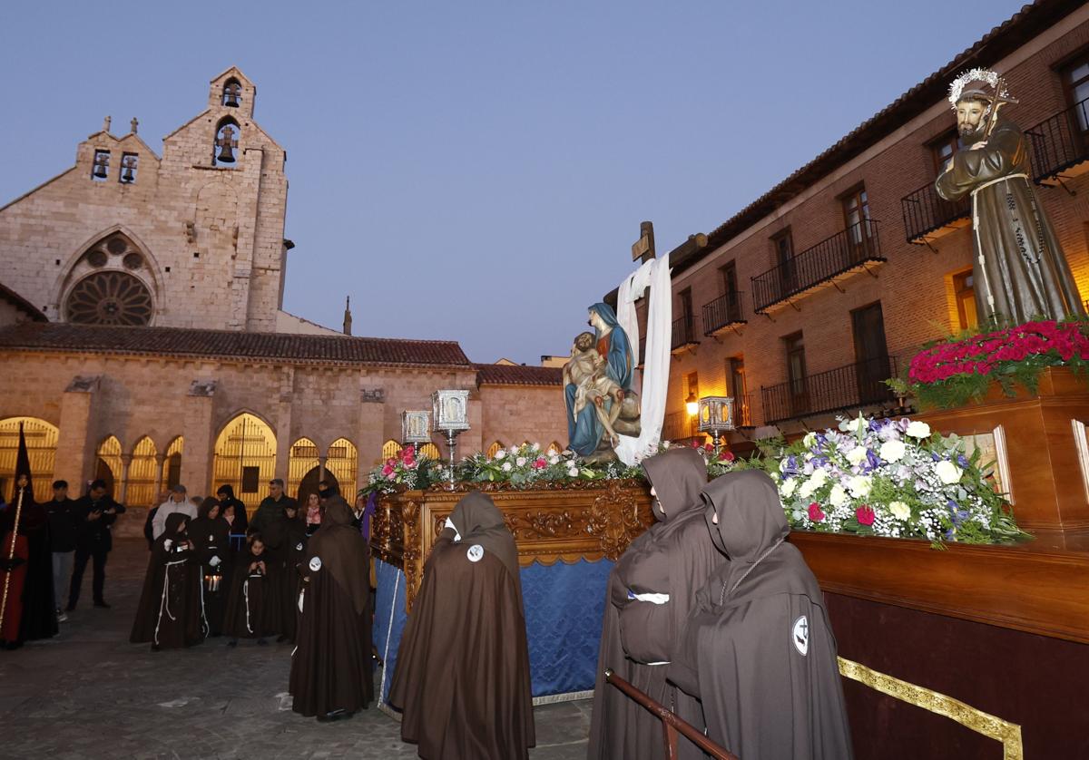 La procesión del Sábado de Dolores en San Francisco.