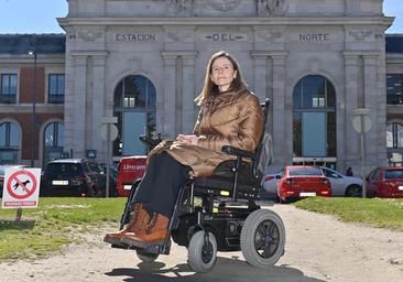 La vallisoletana en silla de ruedas a la que Renfe dejó en tierra