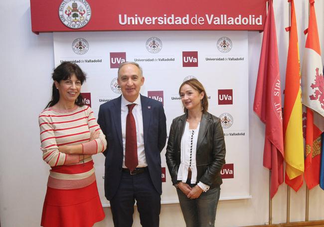 Ana Redondo, Antonio Largo y Carmen Vaquero, en una imagen de archivo.