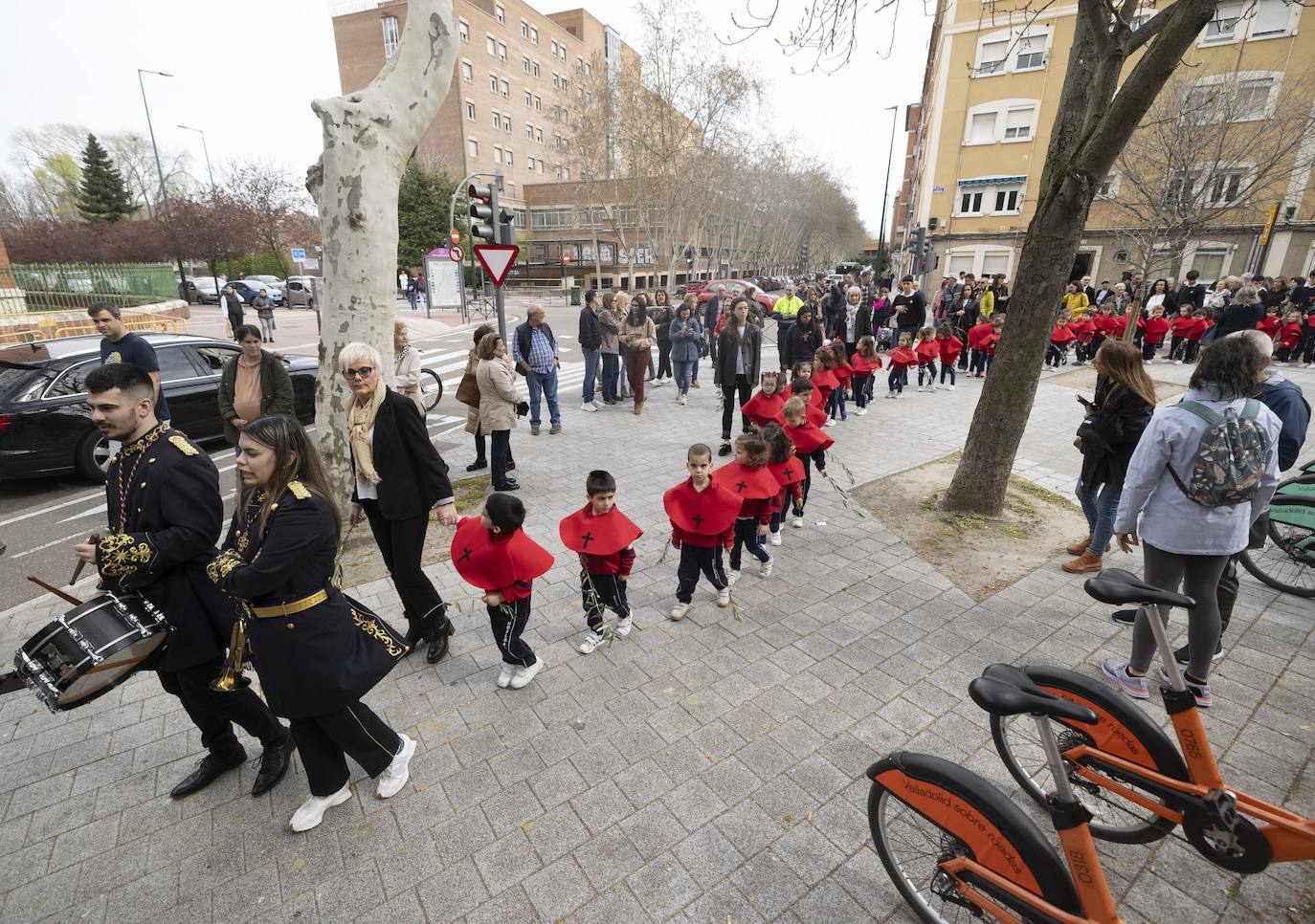 Las imágenes de la procesión protagonizada por los escolares vallisoletanos