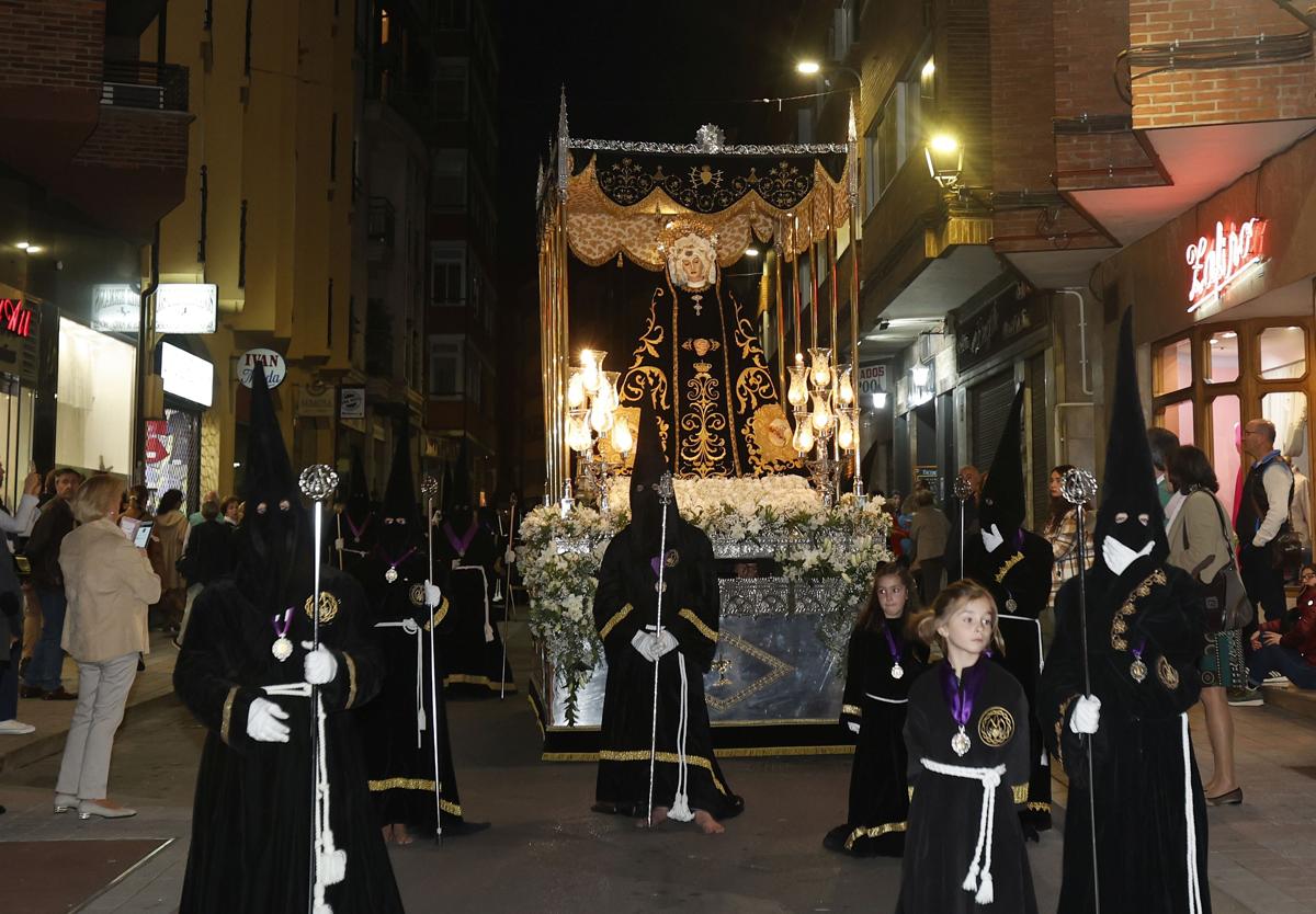 La procesión de la Soledad de la Virgen.