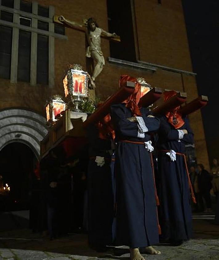 Imagen secundaria 2 - La Exaltación de la Cruz cautiva en Las Delicias