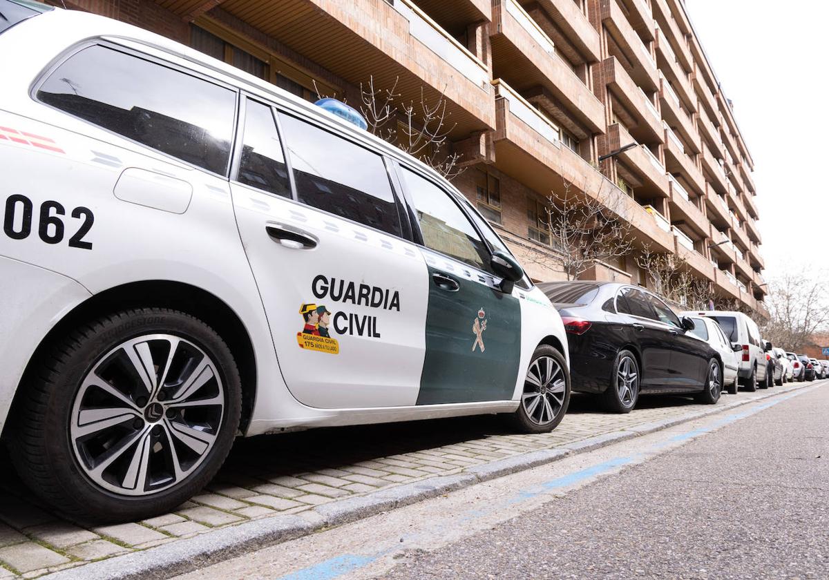 Presencia de la Guardia Civil este jueves en el exterior del Juzgado de Menores.