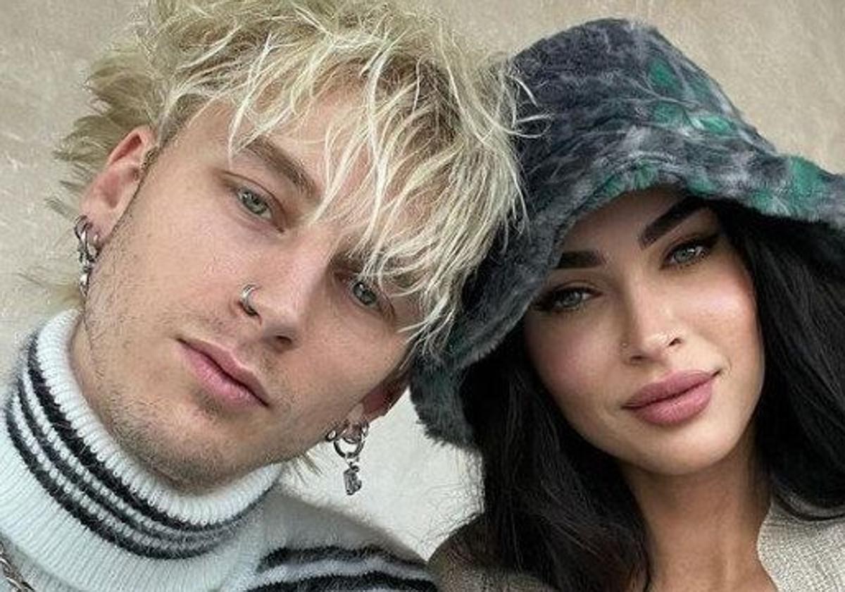 Megan Fox junto a Machine Gun Kelly.