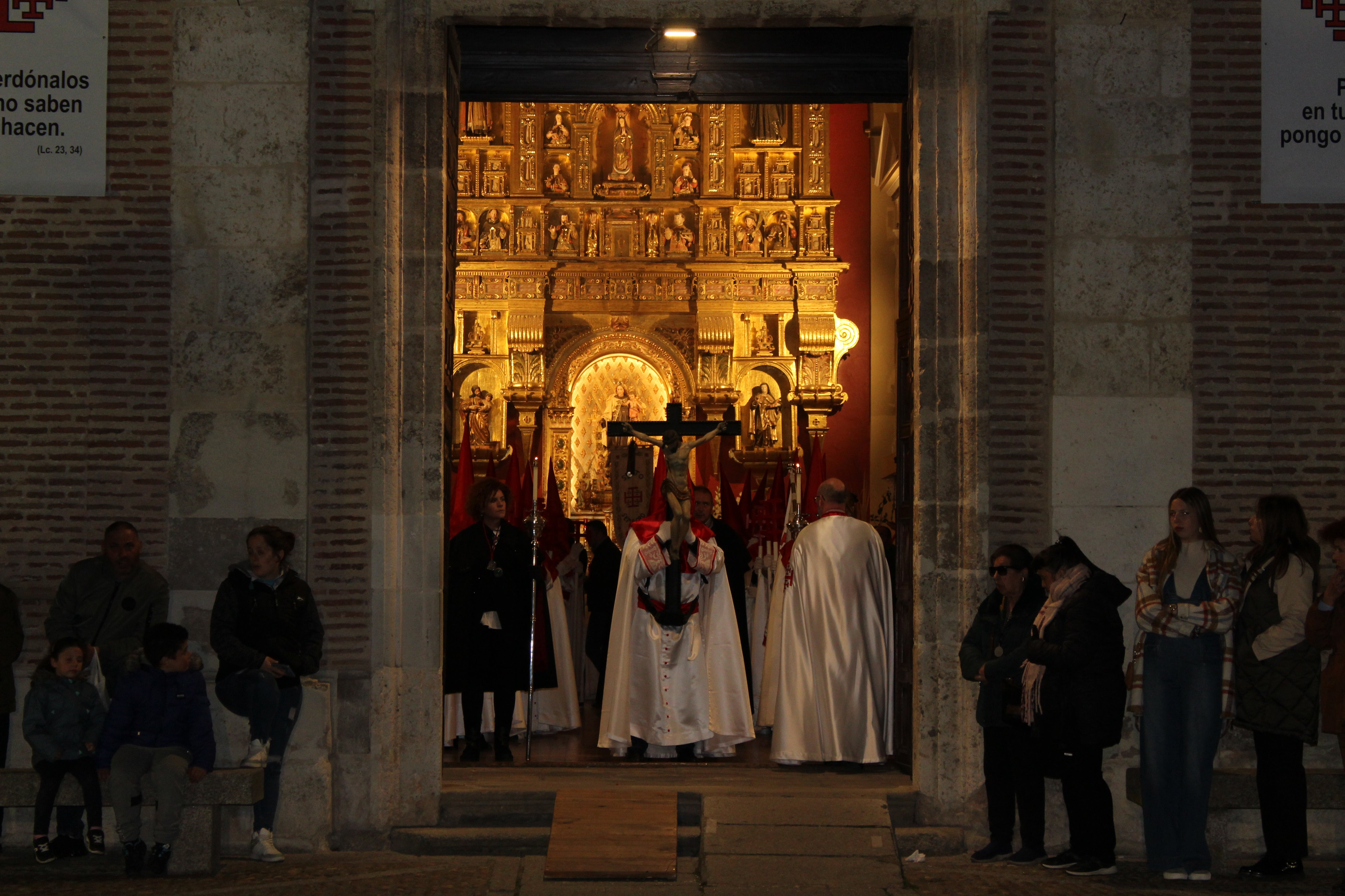 Salida de la Procesión del Santísimo Cristo del Amor