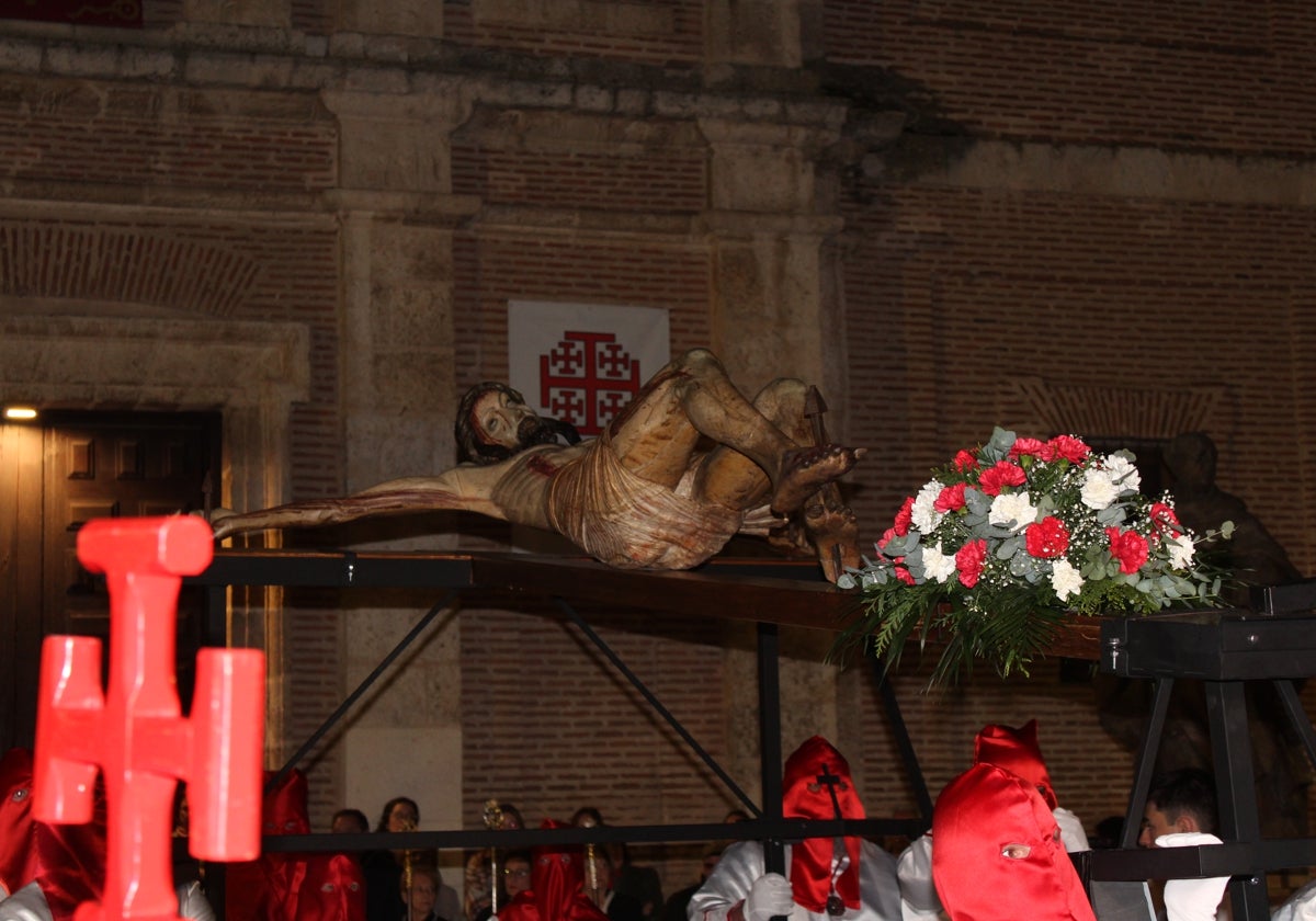 El Cristo del Amor procesiona en la Meditación de las Siete Palabras de Medina del Campo