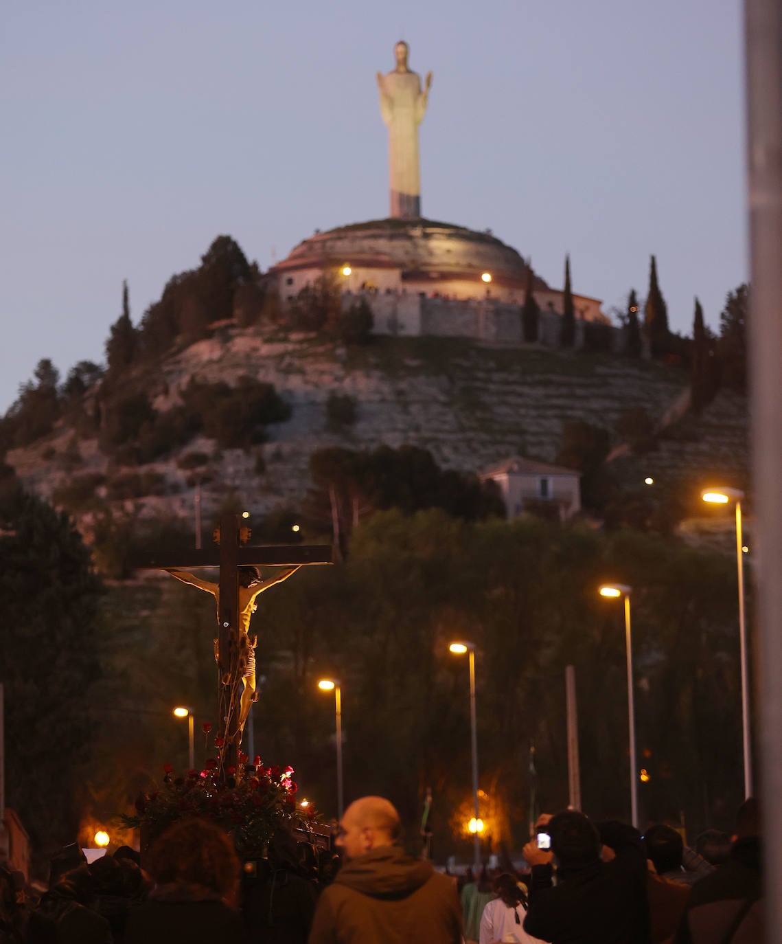 El Santo Rosario del Dolor sube hasta el Cristo del Otero