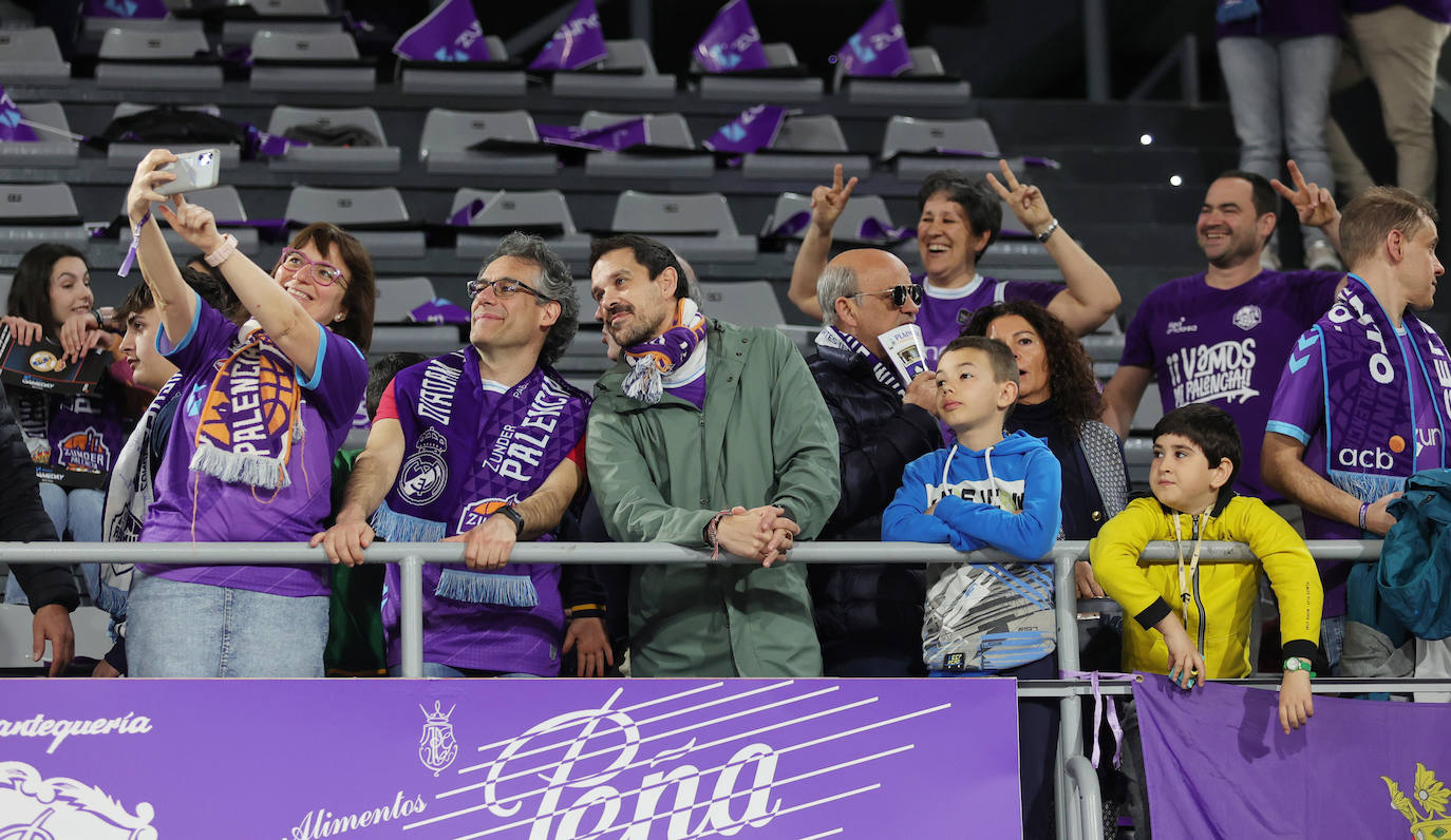 Así animó la afición palentina al Zunder ante el Real Madrid