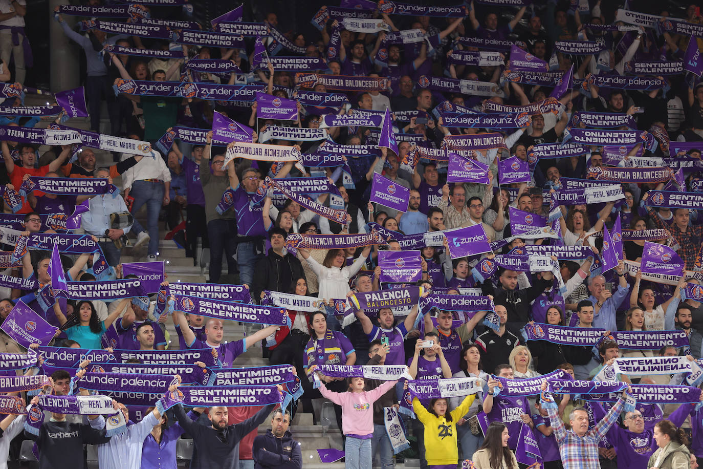 Así animó la afición palentina al Zunder ante el Real Madrid