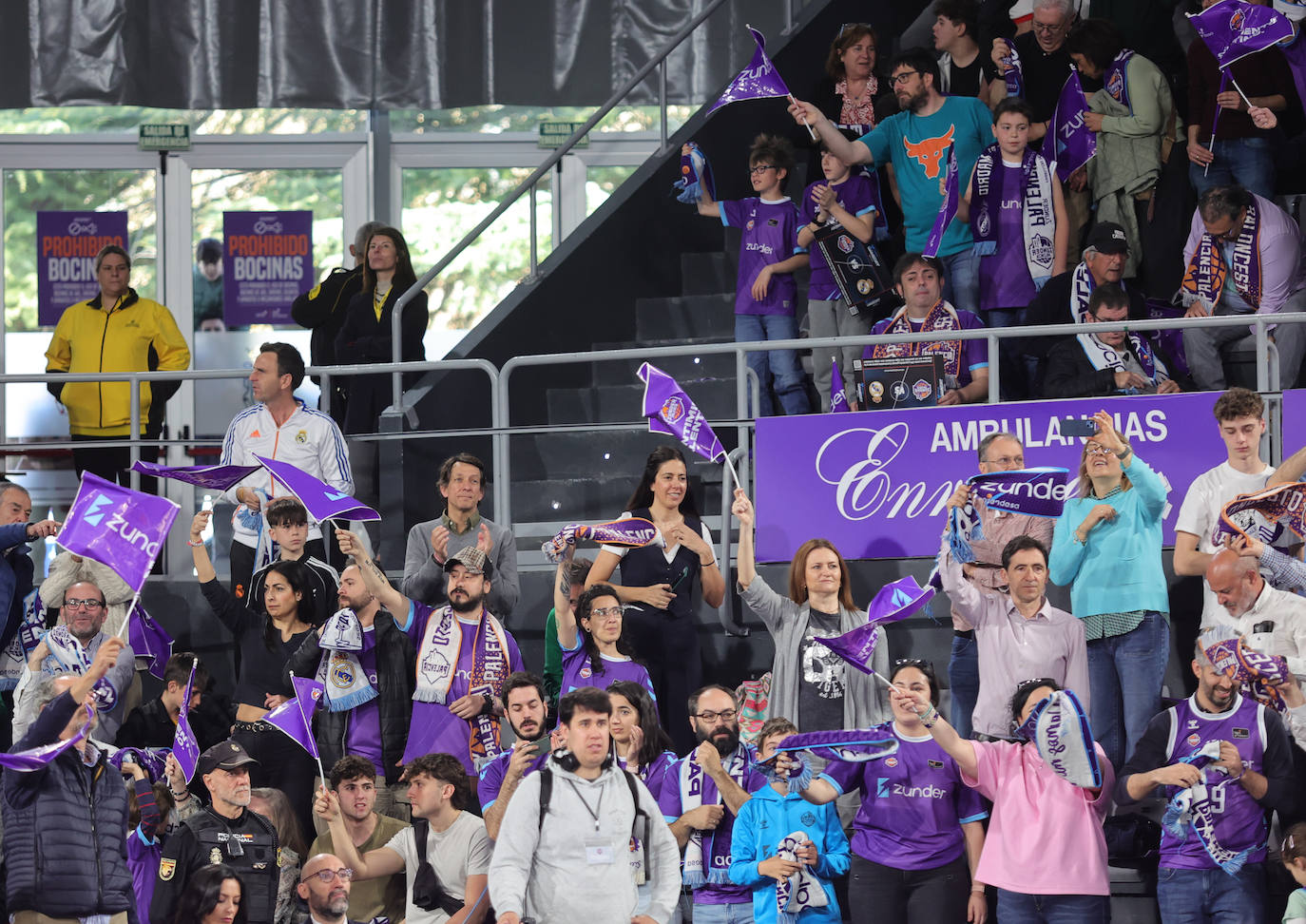 Así animó la afición palentina al Zunder ante el Real Madrid