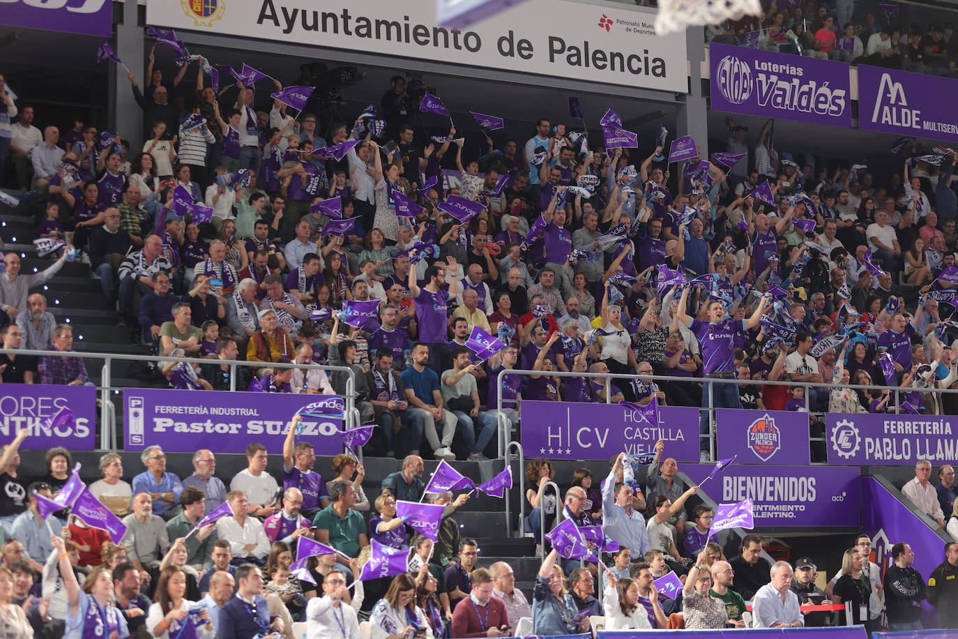 Así animó la afición palentina al Zunder ante el Real Madrid