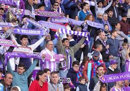 Aficionados del Real Valladolid durante el último partido ante el Eibar