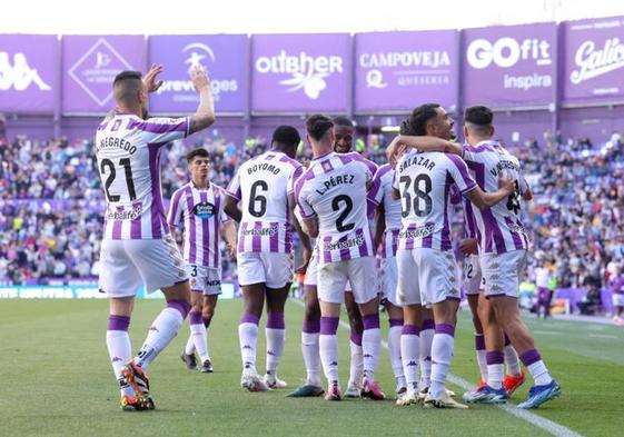 Los jugadores del Real Valladolid celebran uno de los tres goles marcados en la victoria ante el EIbar del pasado domingo