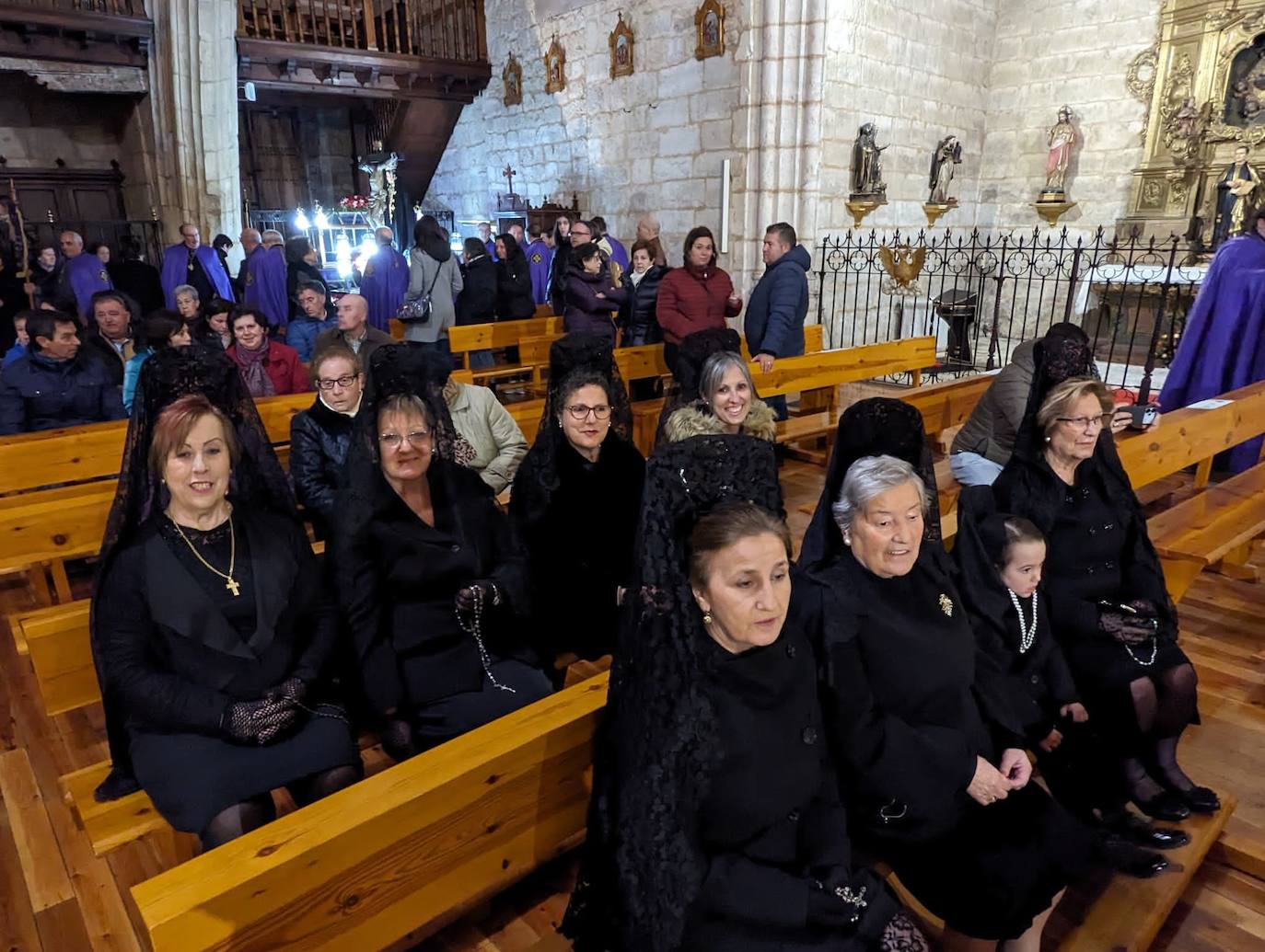 Las imágenes de la procesión del Rosario de Dolor en Torrelobatón