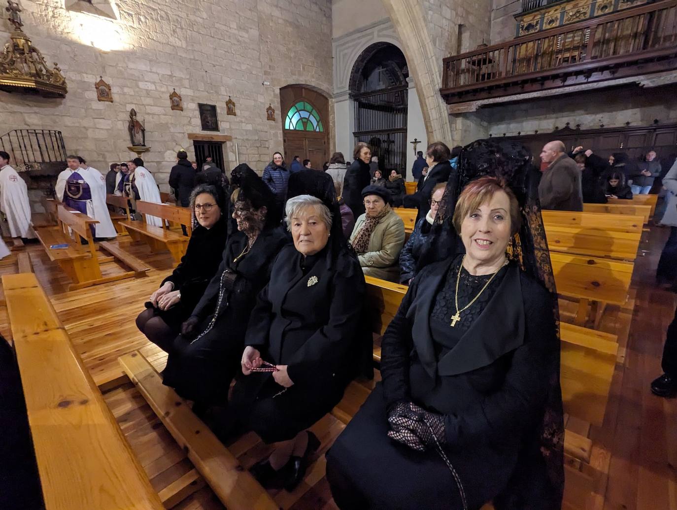 Las imágenes de la procesión del Rosario de Dolor en Torrelobatón