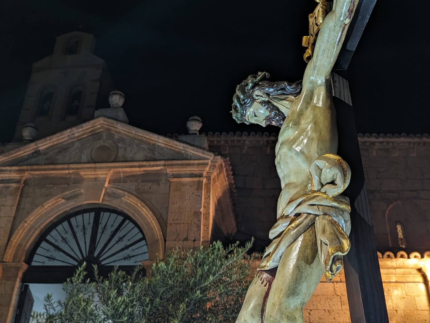 Las imágenes de la procesión del Rosario de Dolor en Torrelobatón