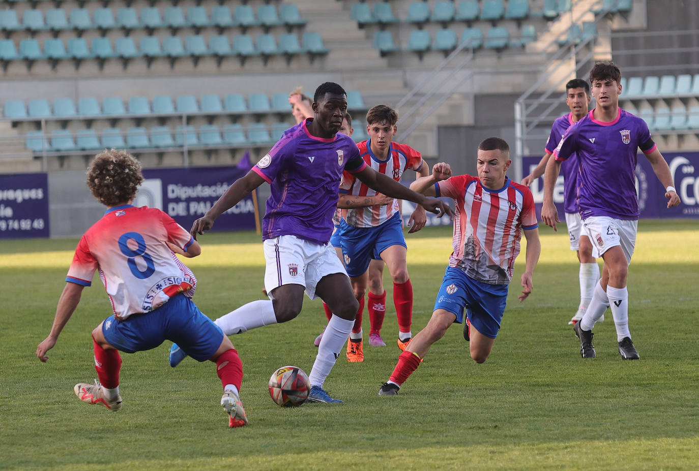 El Palencia CF se impone por la mínima al Bembibre