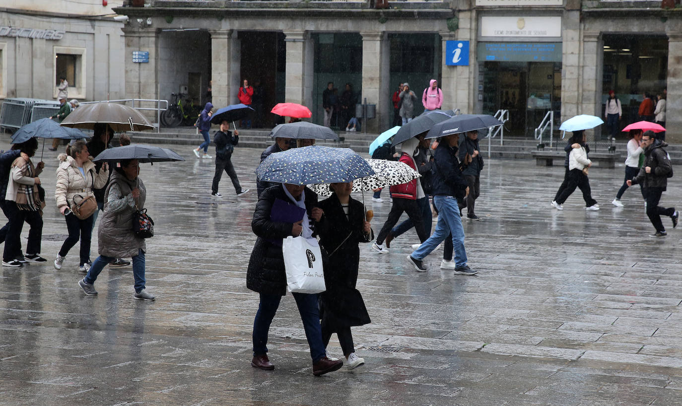 La primera tormenta de la primavera en Segovia, en imágenes