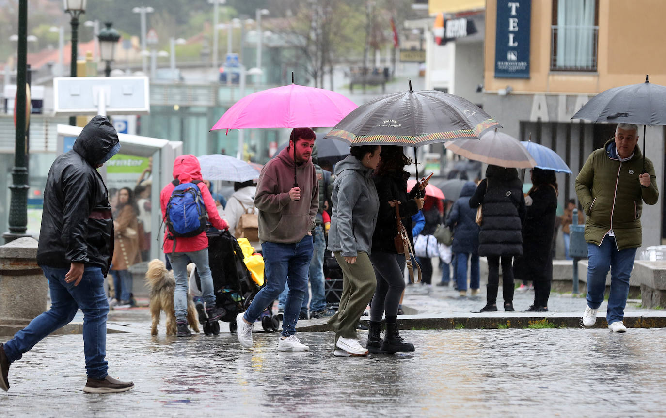 La primera tormenta de la primavera en Segovia, en imágenes