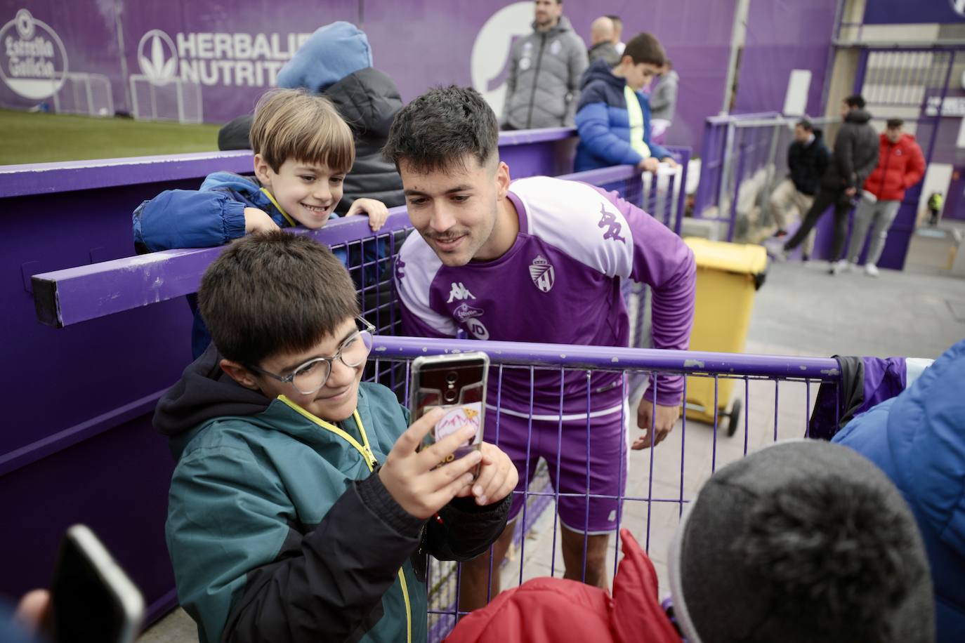 Las imágenes del entrenamiento a puerta abierta del Real Valladolid