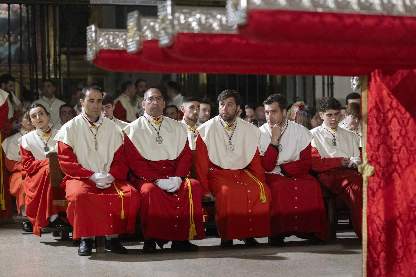 Las lágrimas de los cofrades por la suspensión de la procesión del Encuentro