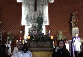 Virgen de la Esperanza en el interior de la Iglesia del Hogar San José de Hermanitas de Ancianos Desamparados