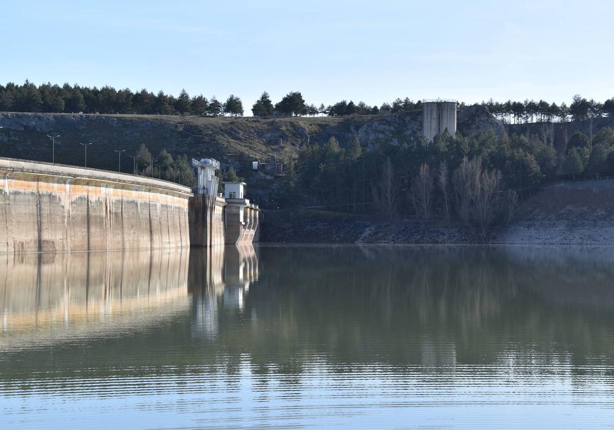 Embalse de Aguillar a mediados de este mes de marzo.