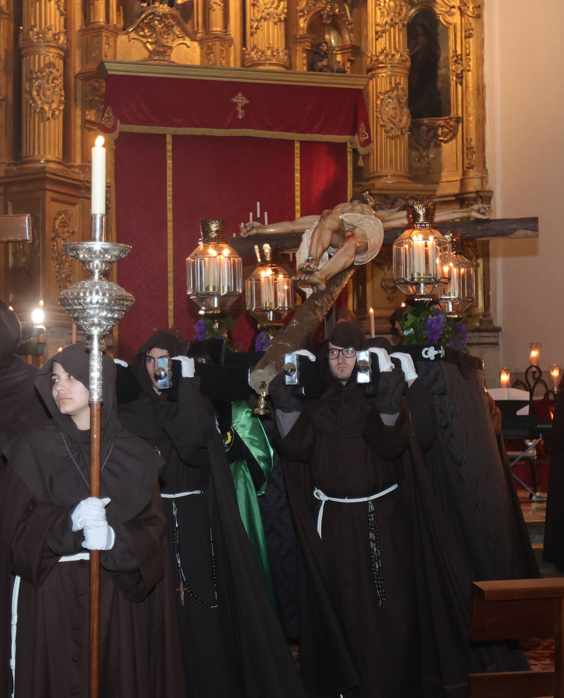 La lluvia desluce la celebración del Miércoles Santo