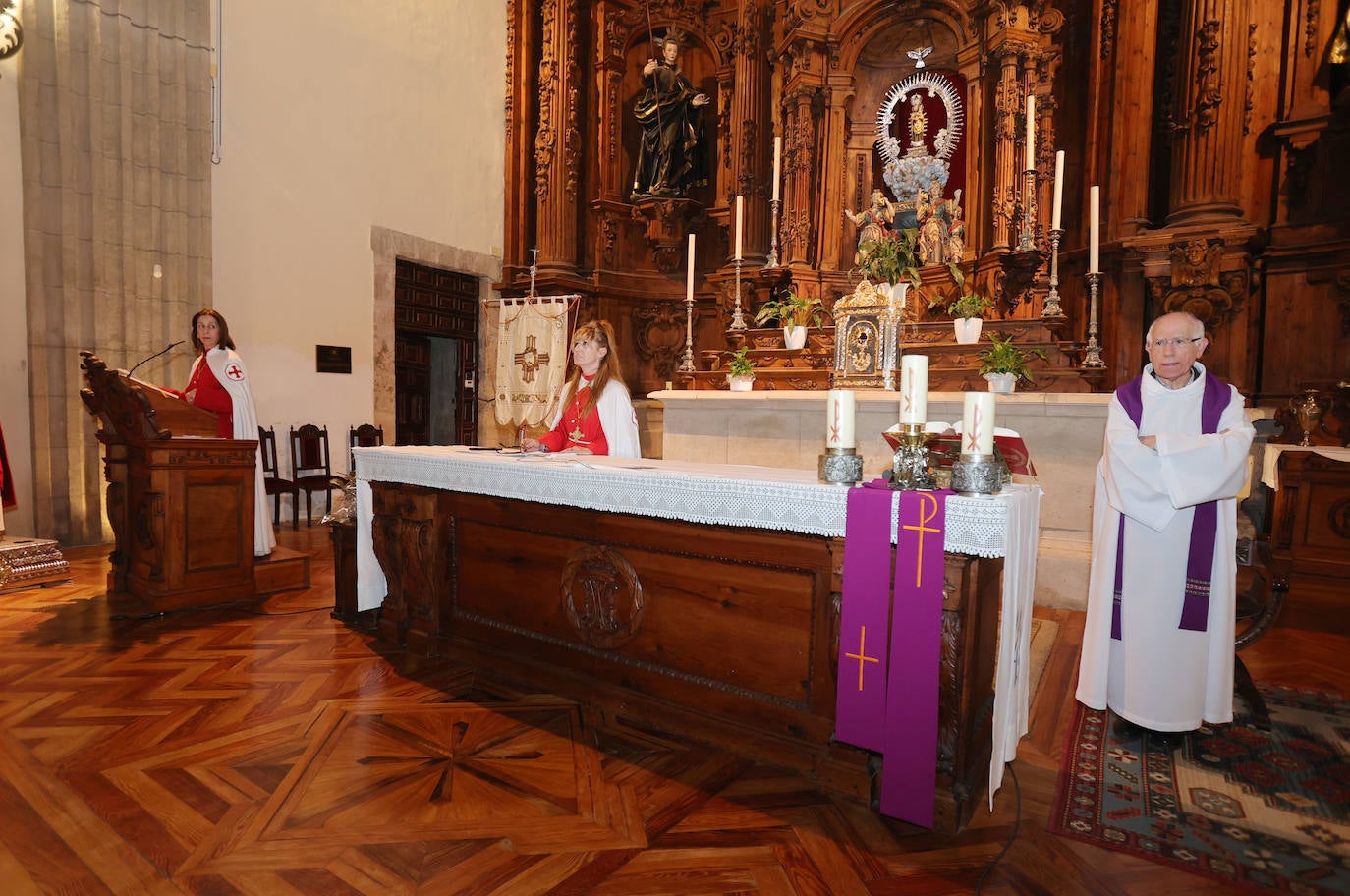 La lluvia desluce la celebración del Miércoles Santo