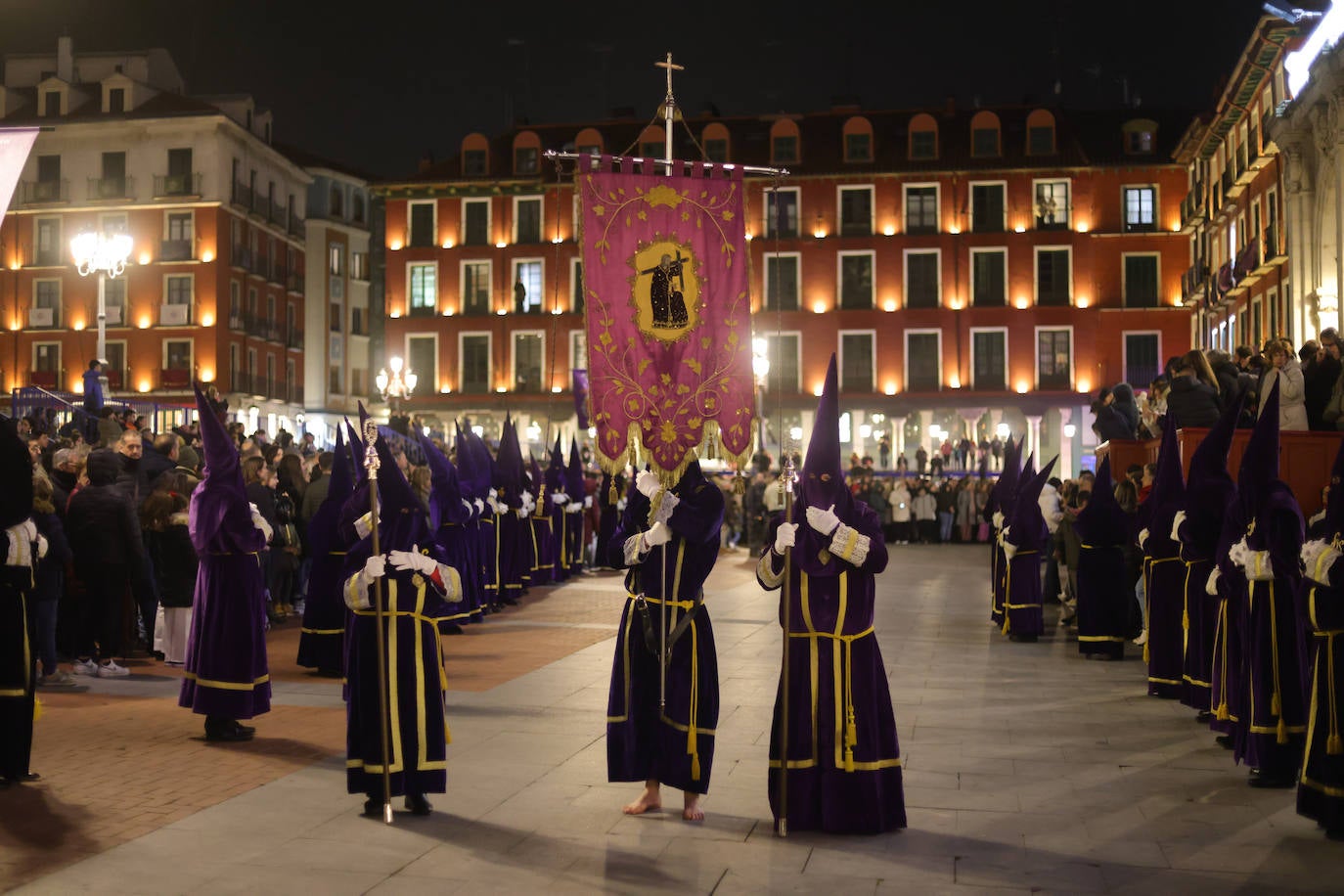 Viacrucis Procesional de Valladolid de la Cofradía Penitencial de Nuestro Padre Jesús Nazareno