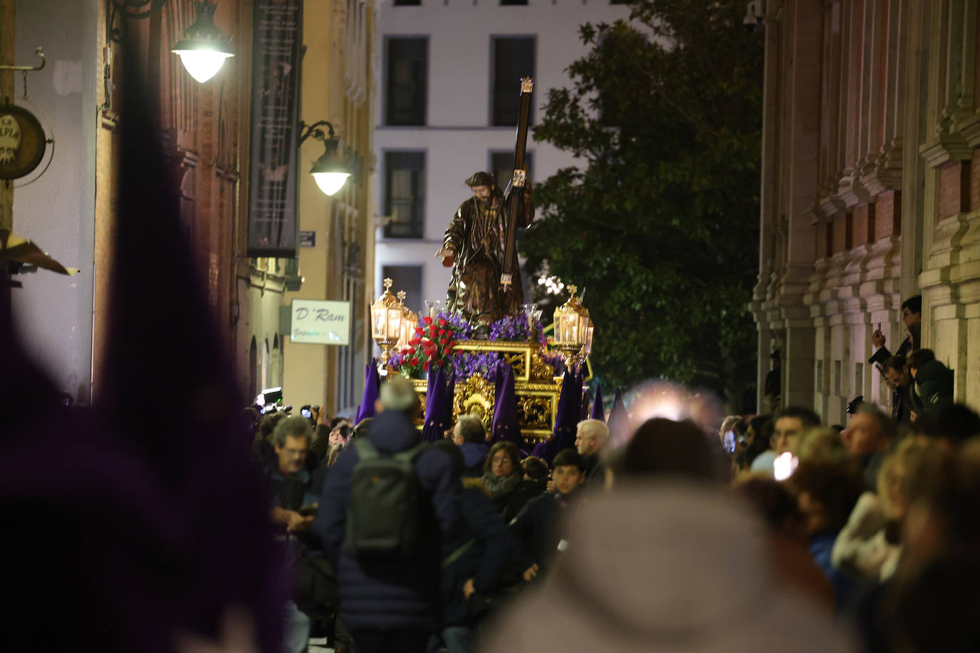 Viacrucis Procesional de Valladolid de la Cofradía Penitencial de Nuestro Padre Jesús Nazareno