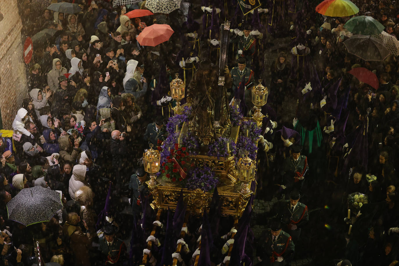 Viacrucis Procesional de Valladolid de la Cofradía Penitencial de Nuestro Padre Jesús Nazareno