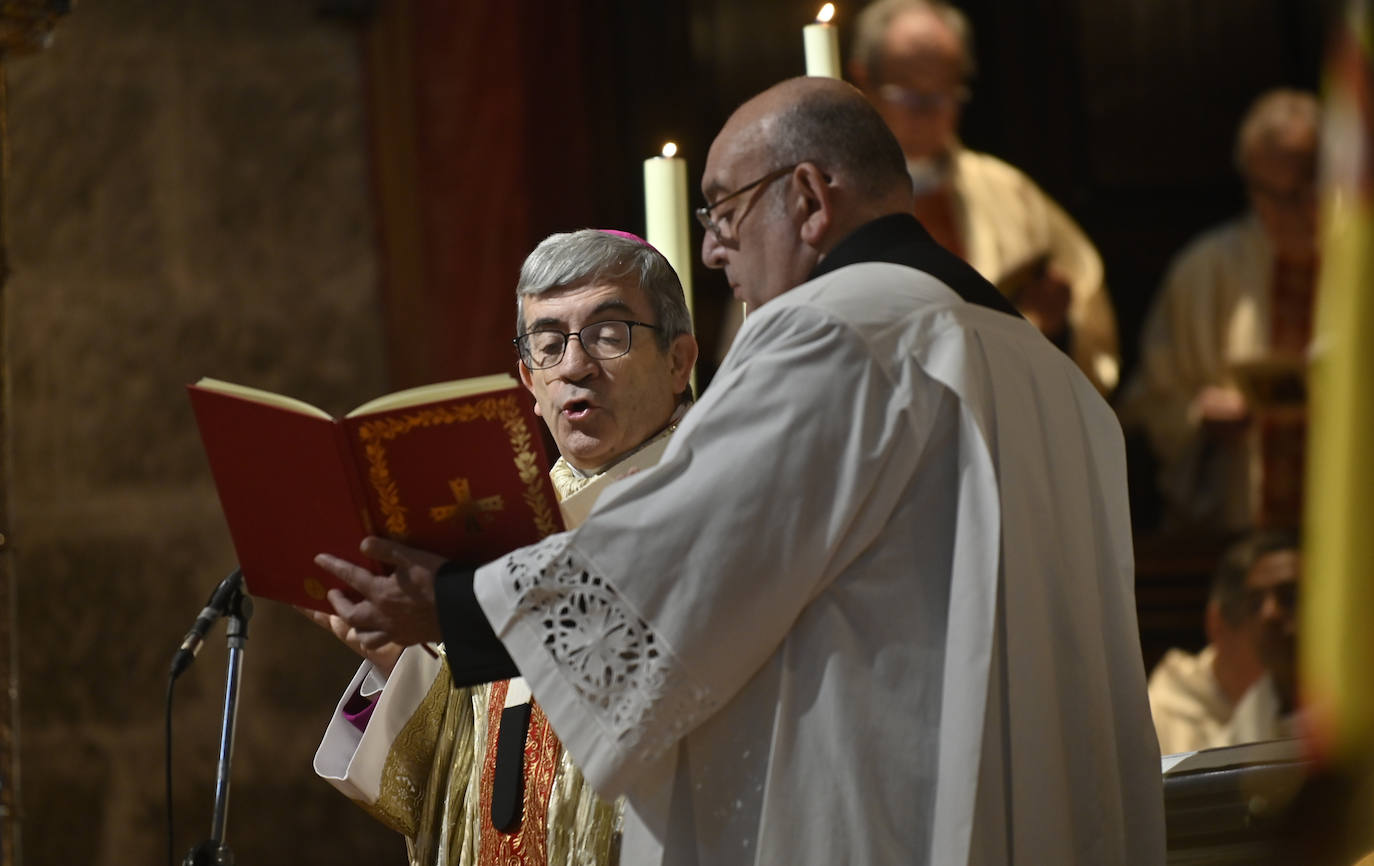 Las imágenes de la misa crismal de Jueves Santo en Valladolid